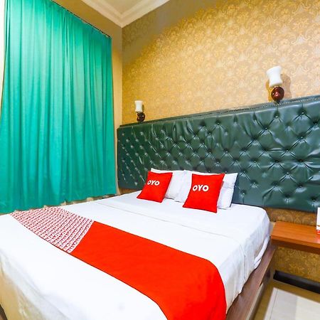 Oyo 90788 Nillo Hotel Kebumen Екстер'єр фото