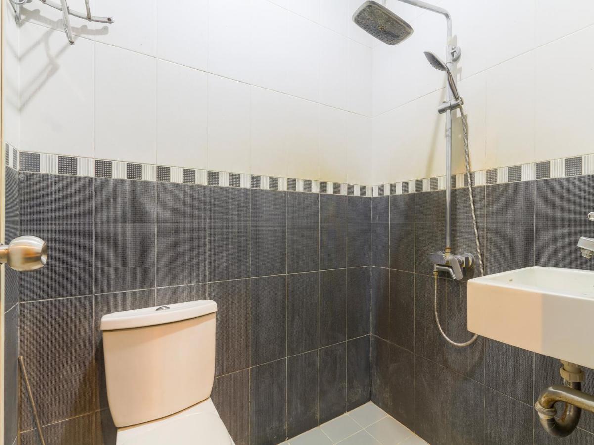 Oyo 90788 Nillo Hotel Kebumen Екстер'єр фото