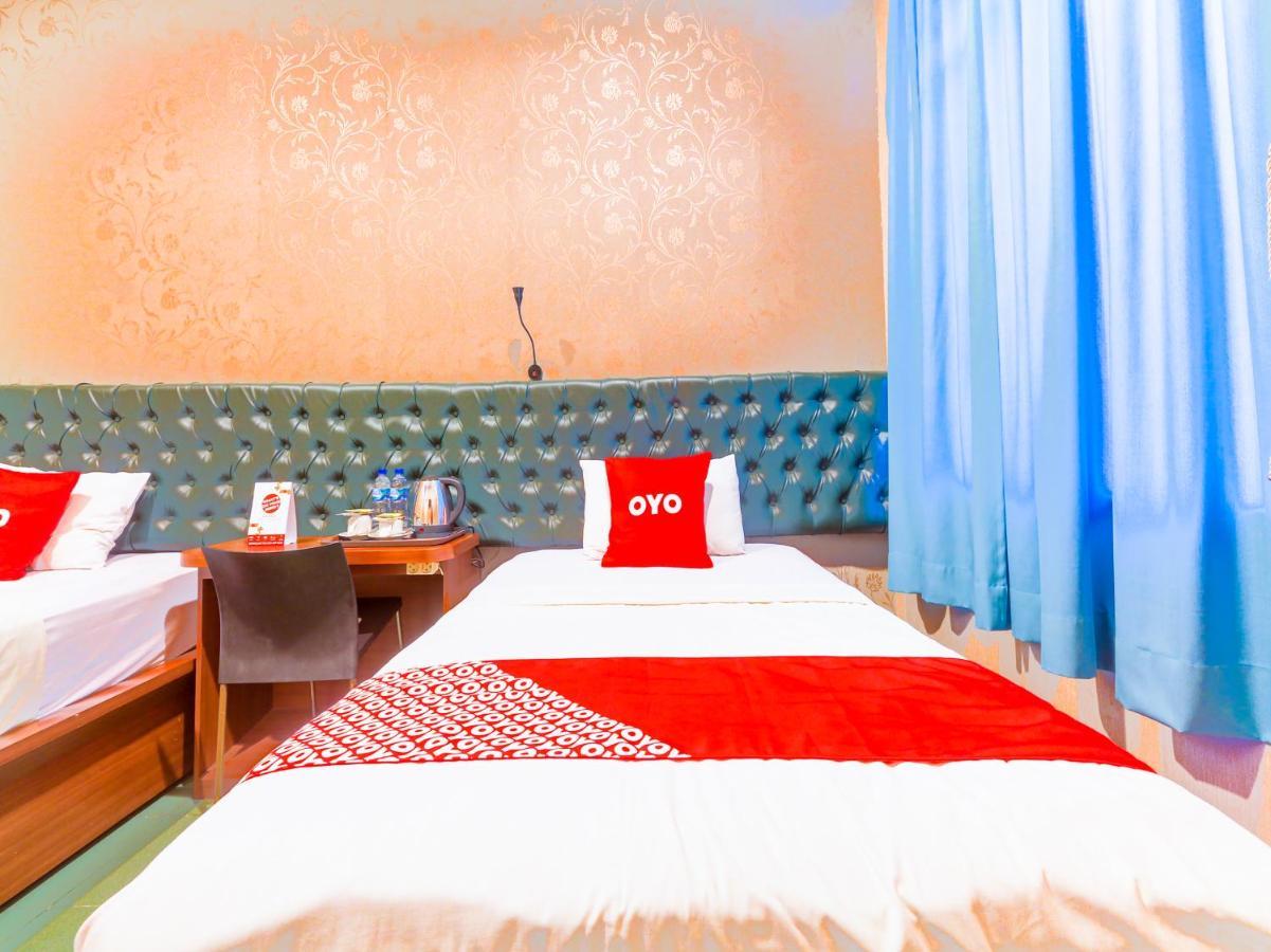 Oyo 90788 Nillo Hotel Kebumen Екстер'єр фото