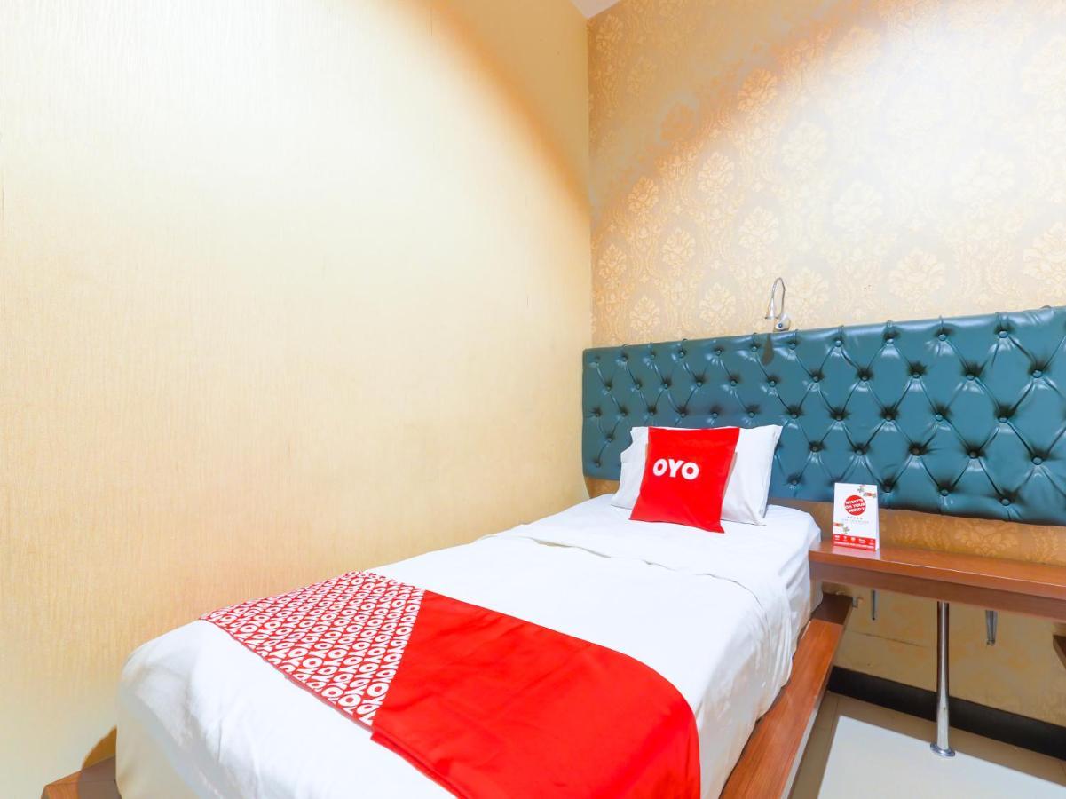 Oyo 90788 Nillo Hotel Kebumen Екстер'єр фото