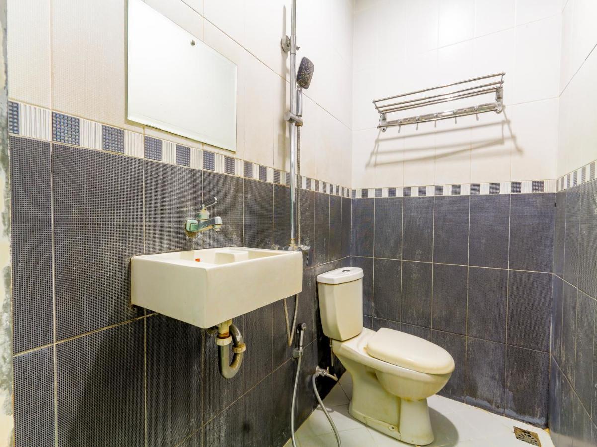 Oyo 90788 Nillo Hotel Kebumen Екстер'єр фото